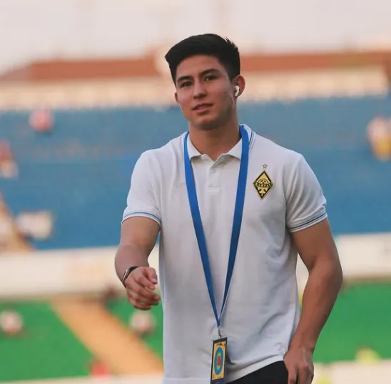 Dastán Satpáyev, futbolista kazajo de Kairat Almaty. (@d.satpayev)