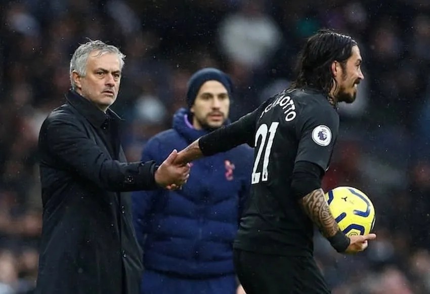 Enfrentando a Mourinho en la Premier. Foto IG.