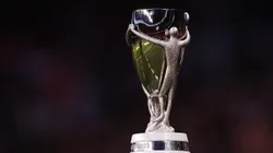 El trofeo de la Finalissima.