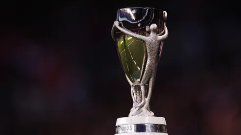 El trofeo de la Finalissima.