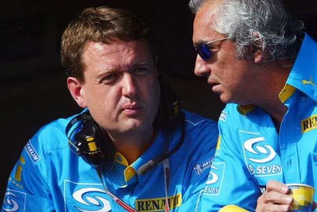 Steve Nielsen y Flavio Briatore, una sociedad que le dio dos campeonatos a Renault en la F1. (Getty)
