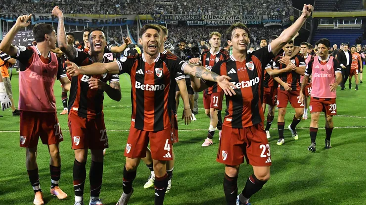 Los jugadores de River celebran la victoria.