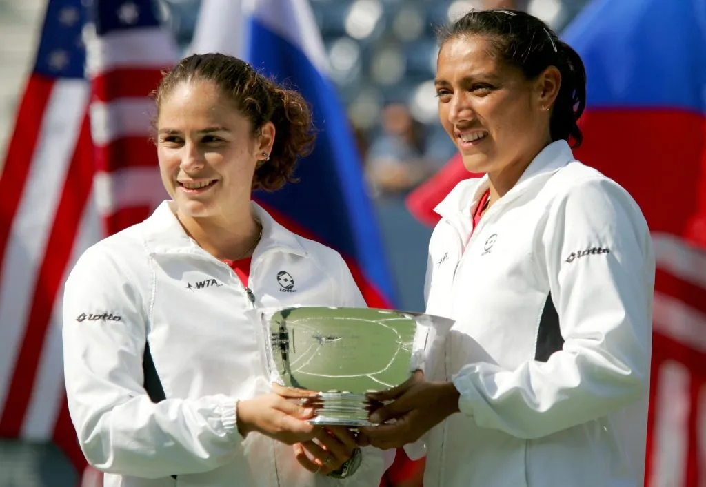 Virginia Ruano Pascual y Paola Suárez tras ganar el US Open 2004. (Foto: Getty).