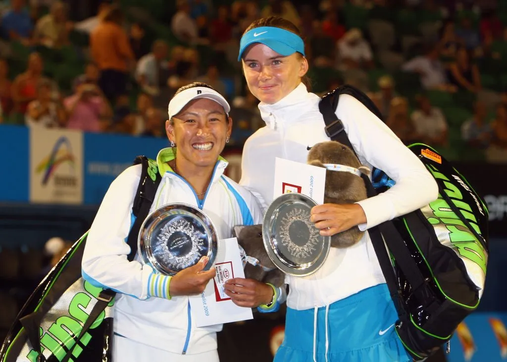 Ai Sugiyama y Daniela Hantuchova tras perder la final del Abierto de Australia 2009 ante las hermanas Williams. (Foto: Getty).