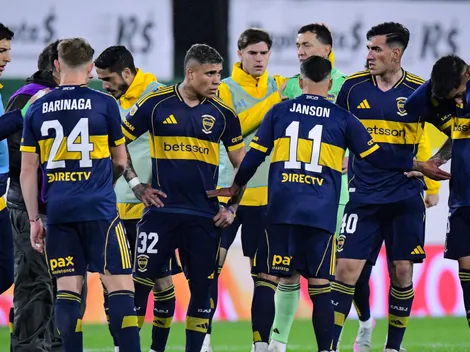 García y Martegani, afuera del banco de suplentes de Boca ante Newell's