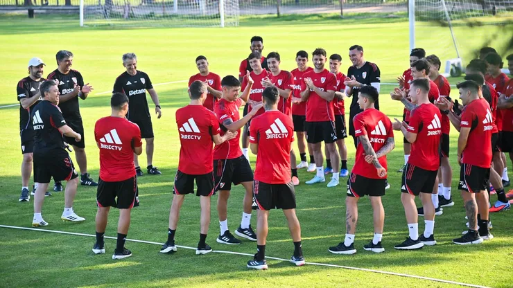 El plantel había agasajado a Lautaro River por su primera convocatoria.