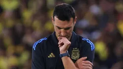 Lionel Scaloni, atento a lo que pueda suceder.