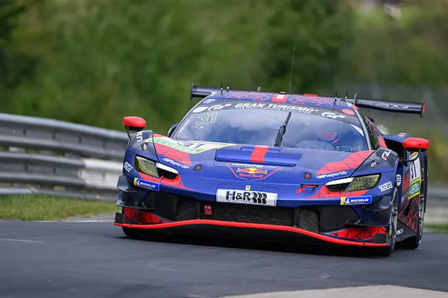 Verstappen se fue a correr con una Ferrari a Nürburgring en su semana libre de F1.