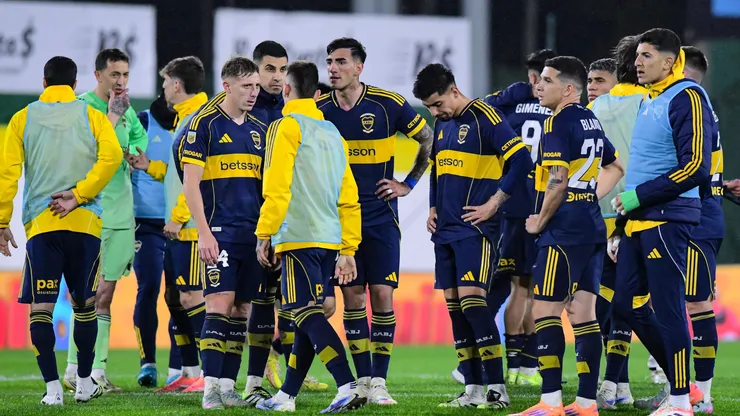 Los jugadores de Boca tras perder ante Defensa y Justicia en el Torneo Clausura 2025.