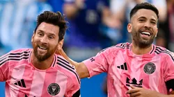 Messi y Jordi Alba celebrando un gol en Inter Miami.