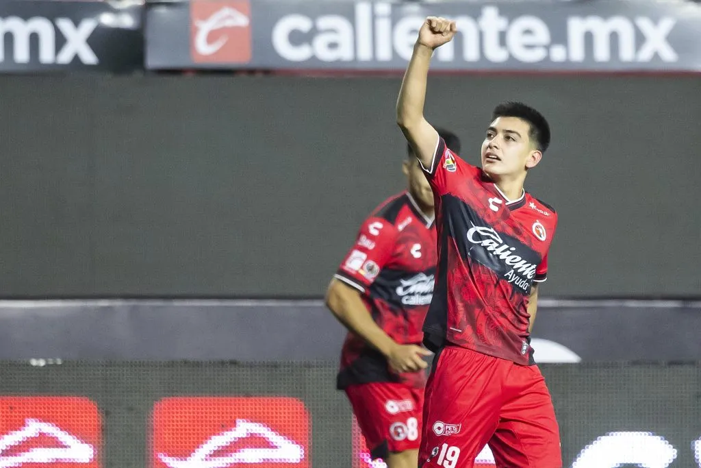 Gilberto Mora celebrando un gol en Xolos de Tijuana (Getty Images).