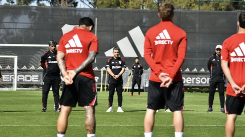 Minuto de silencio en el entrenamiento por la muerte de Miguel Ángel Russo.