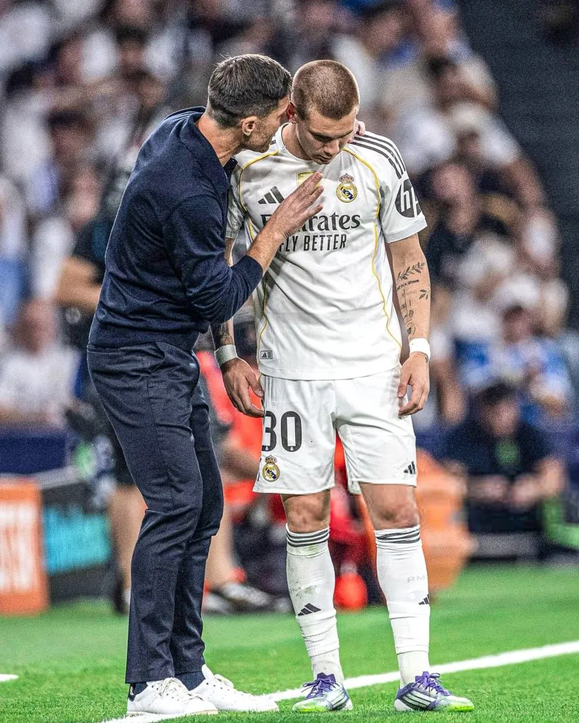 Scaloni elogió cómo Xabi Alonso está llevando a Mastantuono.