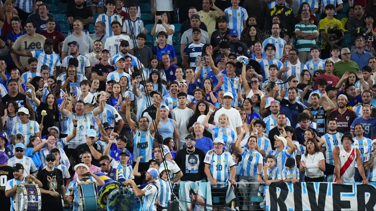 Los hinchas de Argentina en el Hard Rock Stadium.