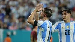 Giovani Lo Celso celebra su gol ante Venezuela.