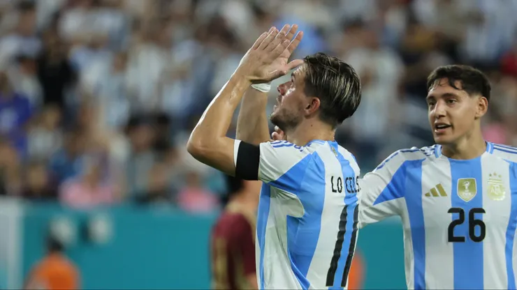 Giovani Lo Celso celebra su gol ante Venezuela.