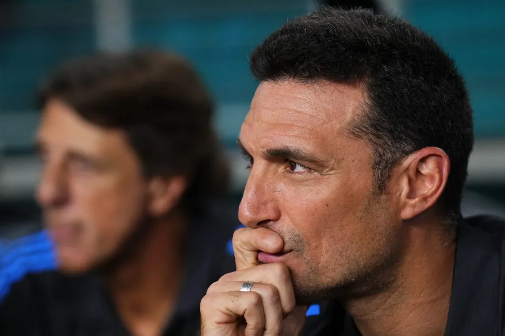 Lionel Scaloni durante el duelo entre Argentina y Venezuela. (Getty Images)