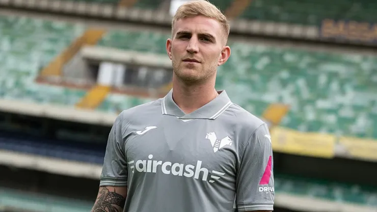 Nicolás Valentini con la camiseta de Hellas Verona.
