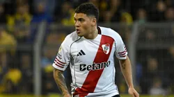 Juanfer Quintero con la camiseta de River.