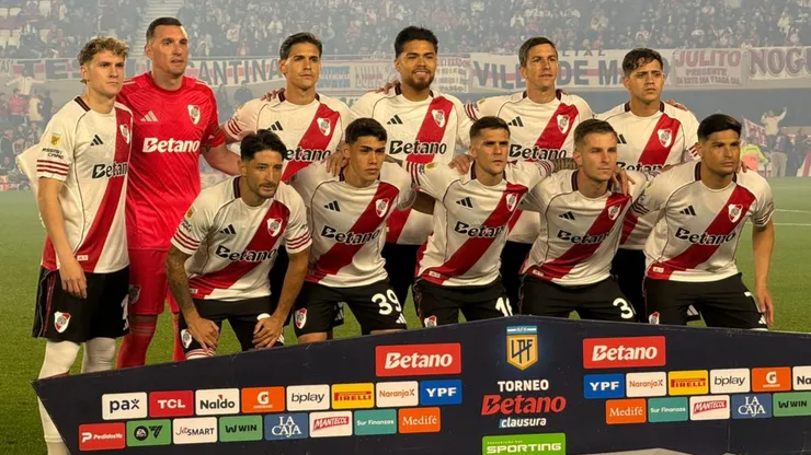 Los once titulares de River ante Sarmiento.
