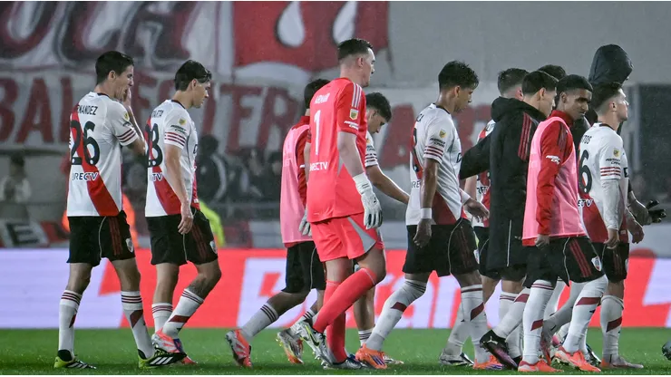 River fue reprobado por todo el Monumental tras la derrota ante Sarmiento.