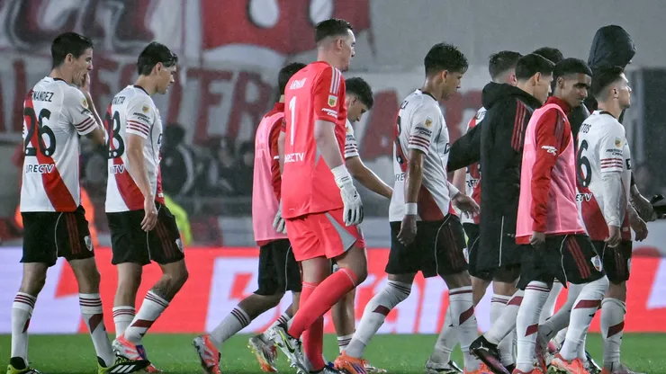 El plantel de River en la derrota ante Sarmiento.