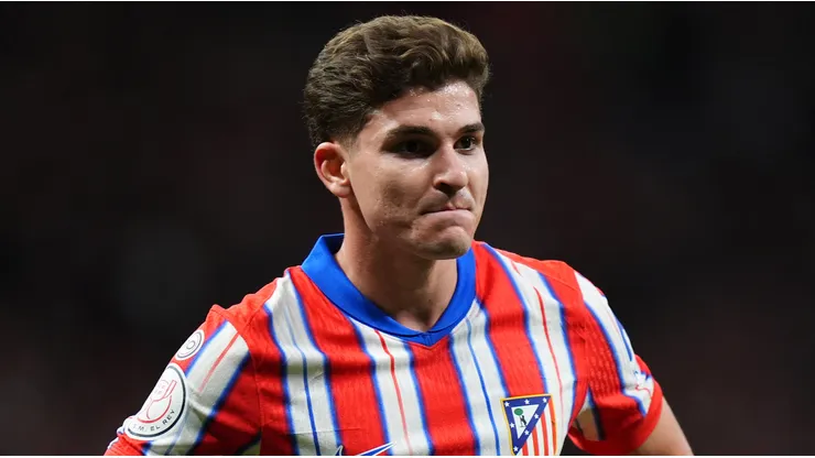 Mientras los rumores se disipan, una joya de Barcelona redobló la apuesta: "Yo ficharía a Julián Álvarez"