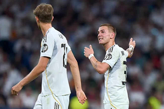 Sangre joven llegó al Real Madrid y algunos futbolistas que supieron ser clave están perdiendo su lugar. (Getty)