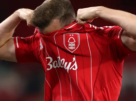 Duró 8 partidos: 20 minutos después de ser goleado, un equipo de la Premier anunció el despido de su DT