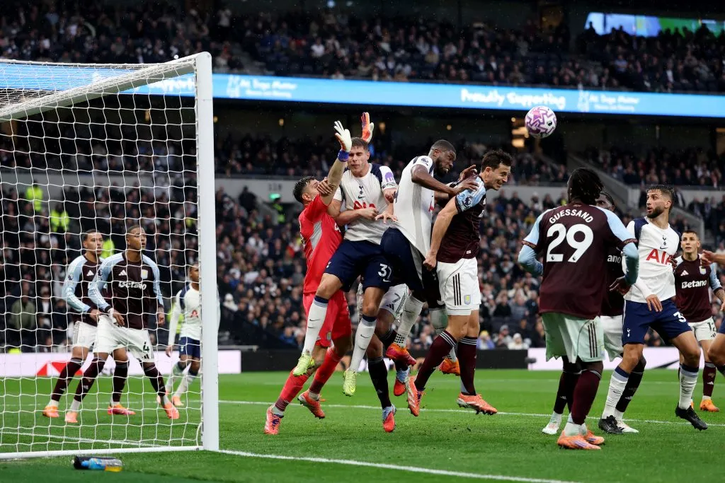 Sin Cuti Romero, el Aston Villa de Dibu Martínez venció a Tottenham (Getty)