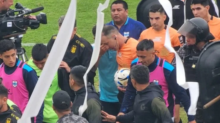 Lucas Comesaña suspendió Gimnasia de Jujuy vs. Deportivo Madryn.