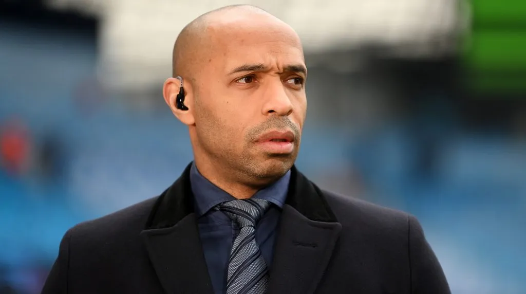 Thierry Henry, poco impresionado con la defensa del Barcelona.