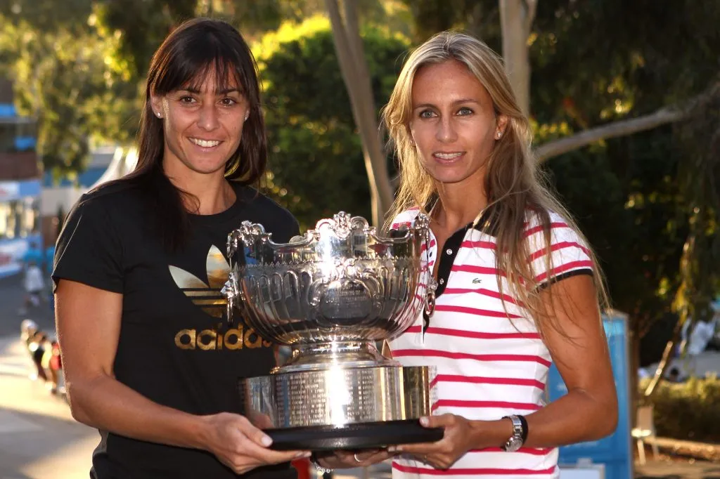 Pennetta y Dulko tras ganar el Abierto de Australia en 2012. (Foto: Getty).