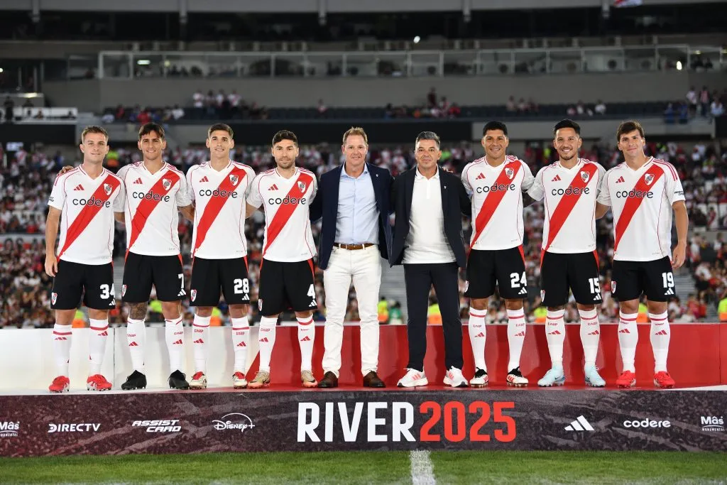 Brito y Gallardo, en la presentación de los refuerzos de enero. Rojas y Tapia ya no están… (Foto: Prensa River).