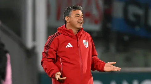 El DT vive el momento más difícil de su relación con los hinchas.