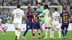 El clima caldeado entre los jugadores de Real Madrid y Barcelona al término del partido.