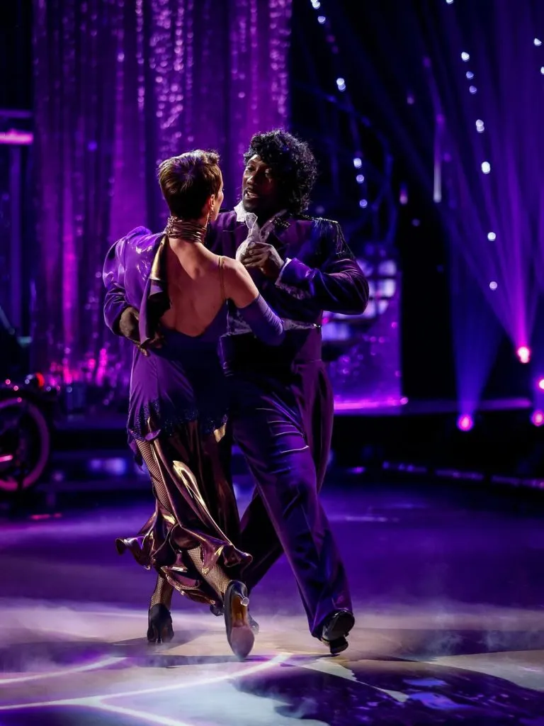 Jimmy Floyd Hasselbaink bailando junto a Lauren Oakley. (Foto: Jimmy Floyd Hasselbaink).