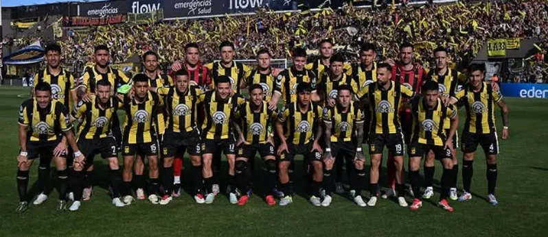 Los jugadores de Deportivo Madryn. (Foto: @clubmadryn en Instagram)