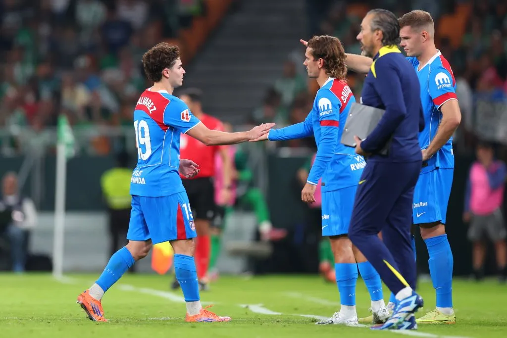 Julián Alvarez fue reemplazado a los 60 minutos del partido con el Real Betis. Getty.