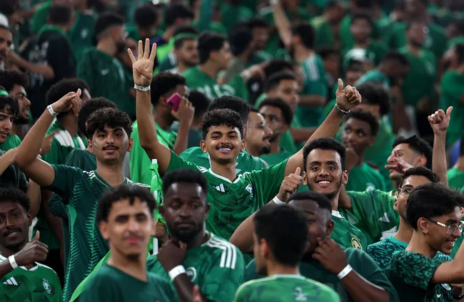 Arabia Saudita se clasificó jugando frente a su público, que colmó los estadios. (Getty)