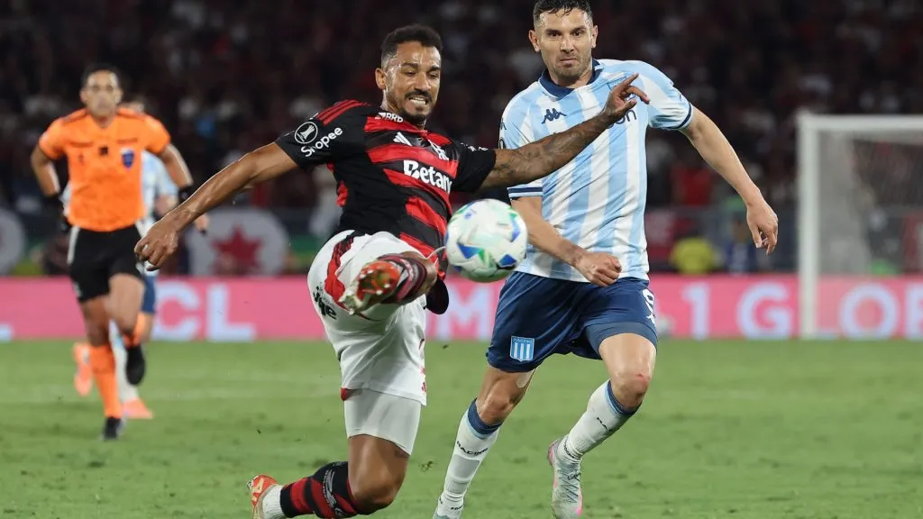 Racing y Flamengo se enfrentan para conocer al primer finalista del certamen. (Foto: Getty)