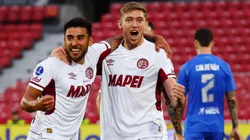 Lanús festeja el gol ante Universidad de Chile en la ida.