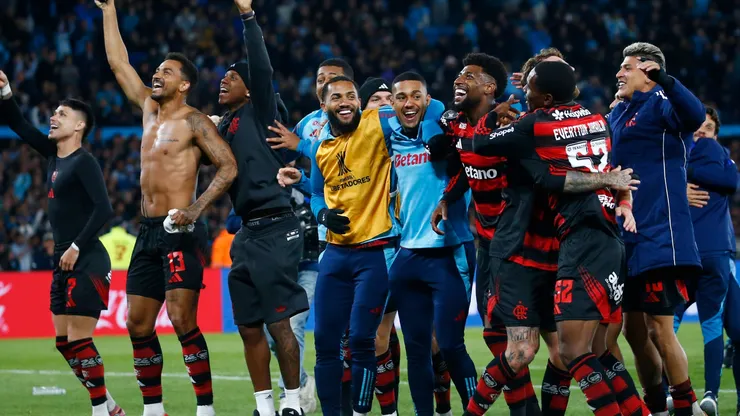 Los jugadores de Flamengo celebran la clasificación ante Racing.