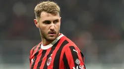 El AC Milan ya piensa en Joaquín Panichelli para reemplazar a Santiago Giménez.