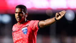 Alexis Herrera, el árbitro de Lanús vs. Universidad de Chile.