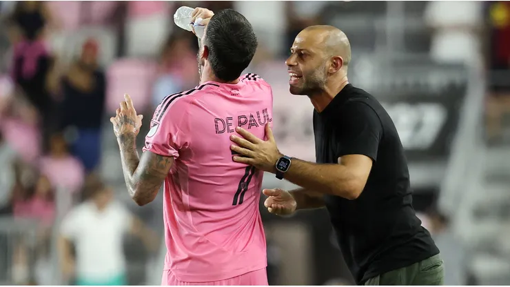 Rodrigo de Paul y Javier Mascherano, jugador y entrenador de Inter Miami.