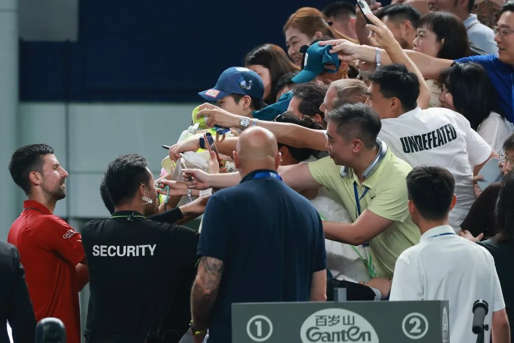 En pleno dominio de Alcaraz y Sinner, Djokovic sigue siendo el favorito de los fanáticos. (Getty).