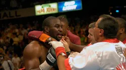 El peso pesado británico que llegó a noquear a Mike Tyson volvió a boxear con 52 años.