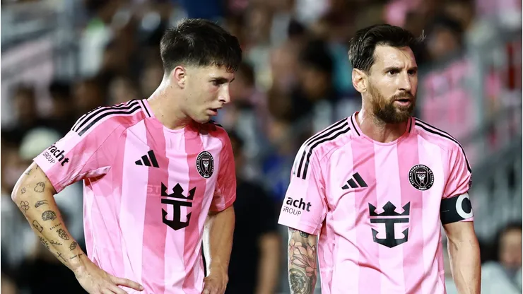 Baltasar Rodríguez, jugador de Inter Miami, junto a Lionel Messi.
