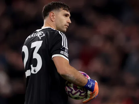 Tras cometer un grave error ante Liverpool, Dibu Martínez reapareció con una frase icónica de Demchelis